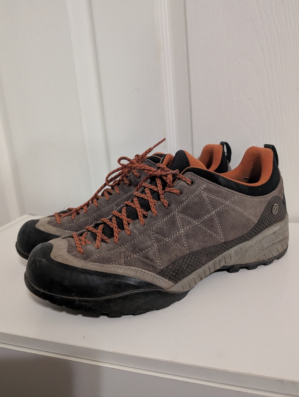 Scarpa Zen Pro Mens Hiking Shoes Rock Climbing Suede Size 10.5 Gray Orange